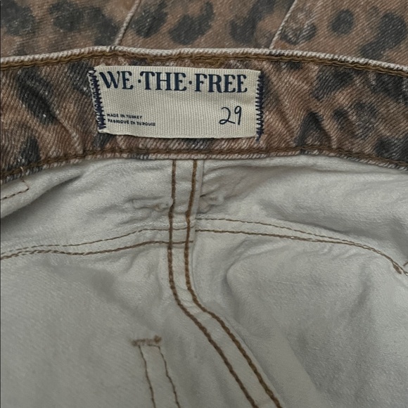 We The Free Good Luck Barrel Cheetah jeans - Picture 9 of 16